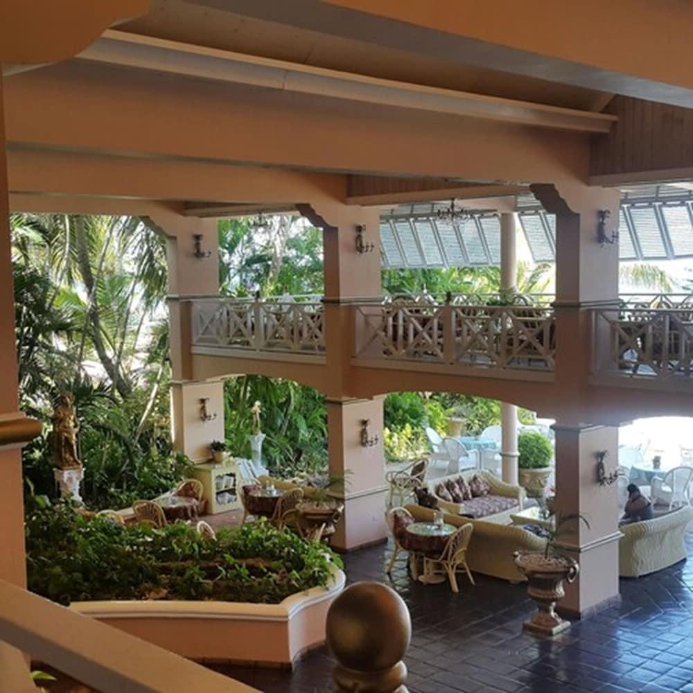Coco Reef Resort & Spa Crown Point Eksteriør billede