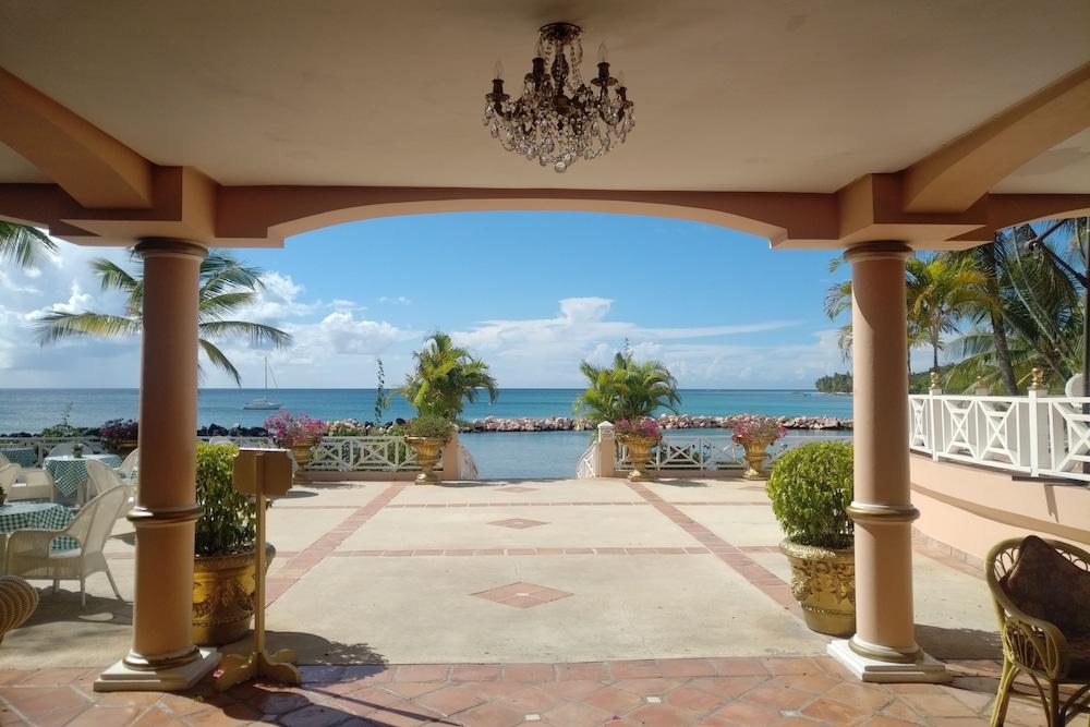 Coco Reef Resort & Spa Crown Point Eksteriør billede