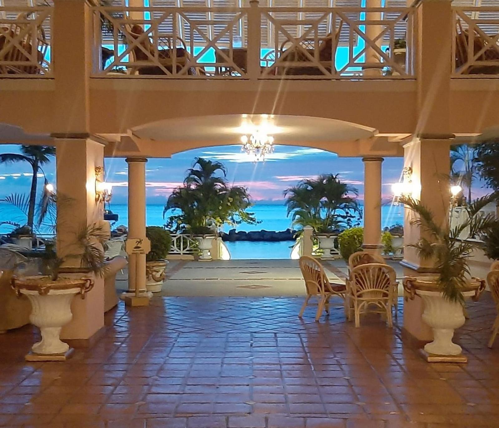 Coco Reef Resort & Spa Crown Point Eksteriør billede