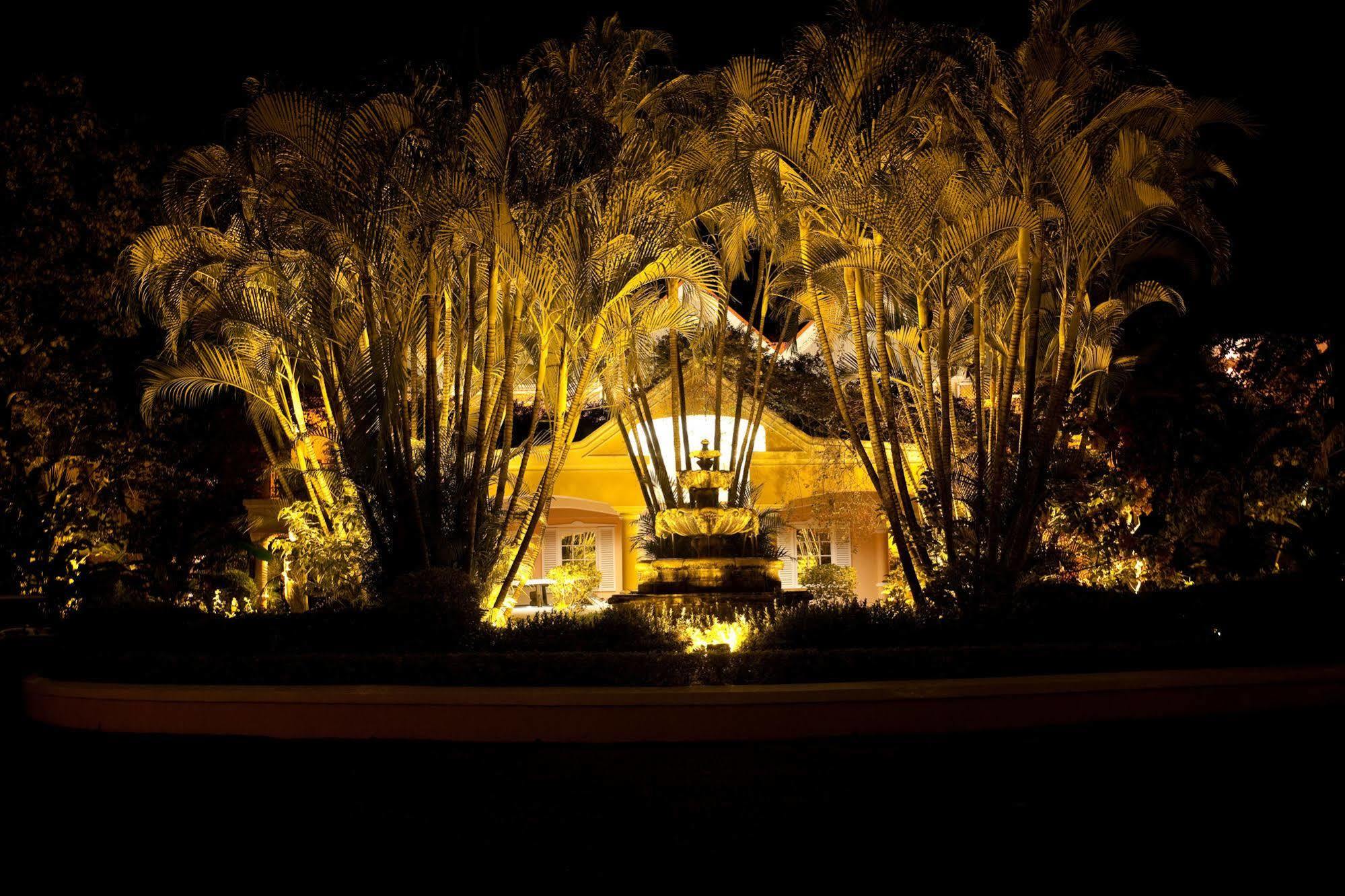 Coco Reef Resort & Spa Crown Point Eksteriør billede